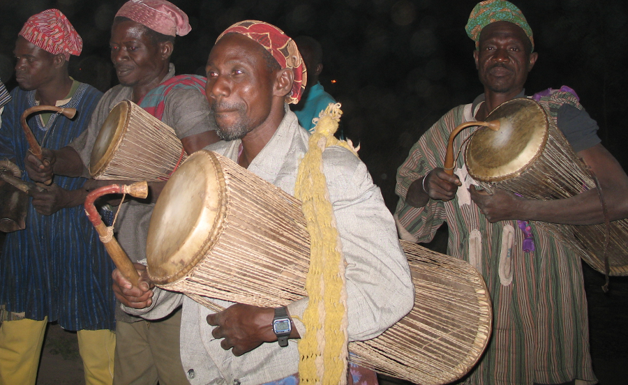 Buaru leading Sapashini Drummers