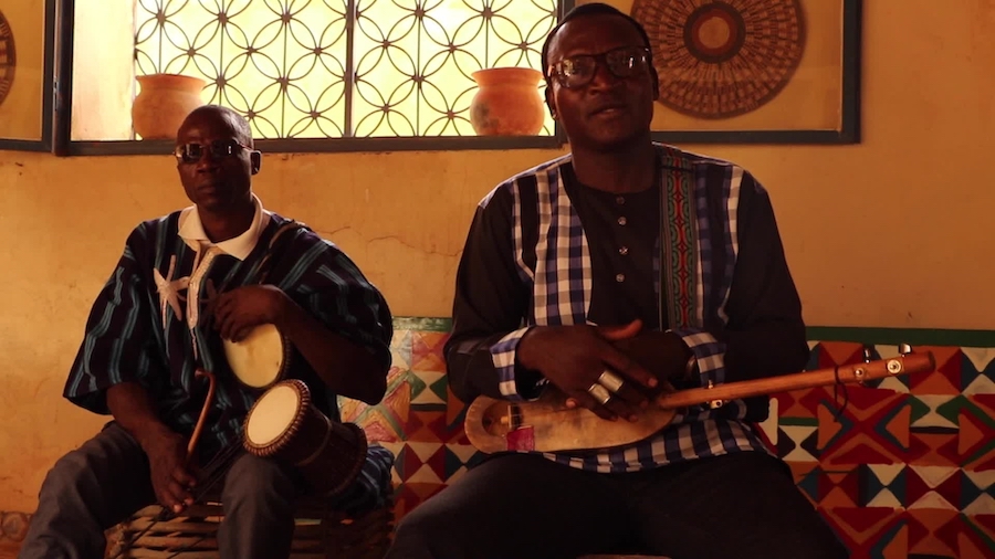 Tanyemba Niger musicians sing