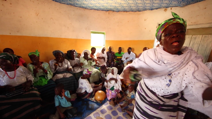 Women singing from Aledjo Kadara